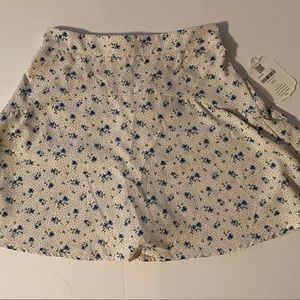 Alter’d state blue and white floral skort size small